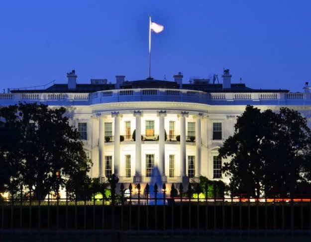 shutterstock_114757342_-_white_house_at_night